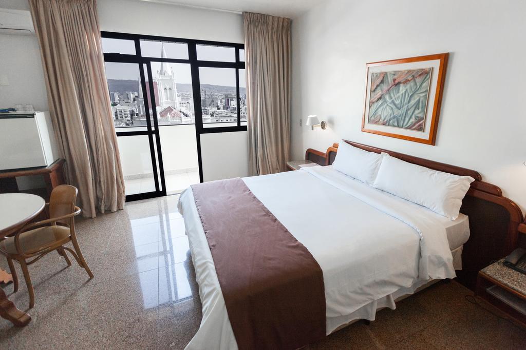 Dimas Lessa Hotel Montes Claros Εξωτερικό φωτογραφία